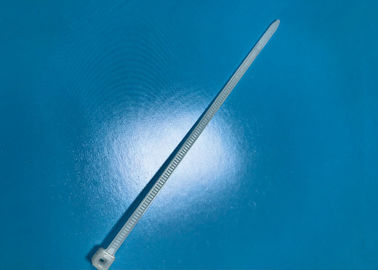 Uno mismo de alta resistencia de las bridas de plástico del bulto de la fuerza que cierra el material blanco PA66 del color de 4,7 pulgadas